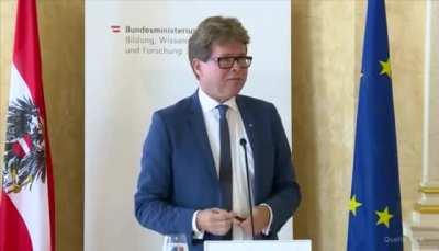 Der Herr Bildungsminister ... 🥴