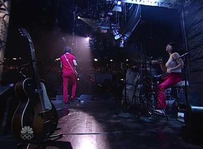 White Stripes - Dead Leaves and the Dirty Ground (SNL, 2002) High Quality