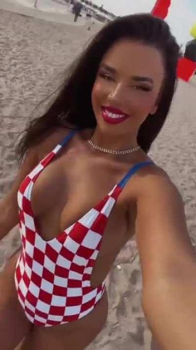 Ivana Knoll - Insta[2022-11-29]