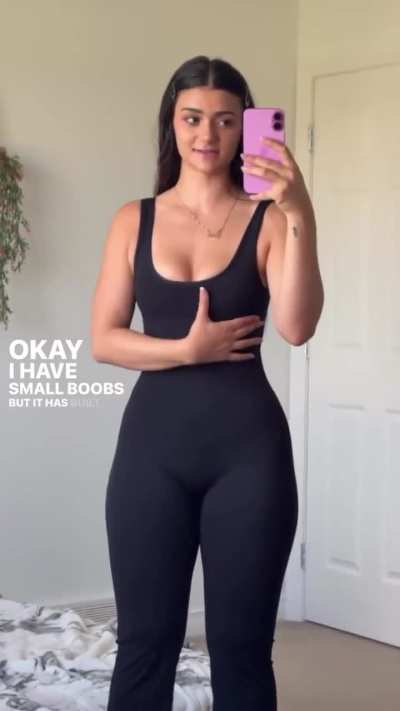 What would you do if she was sitting next to you on the plane in this fit.