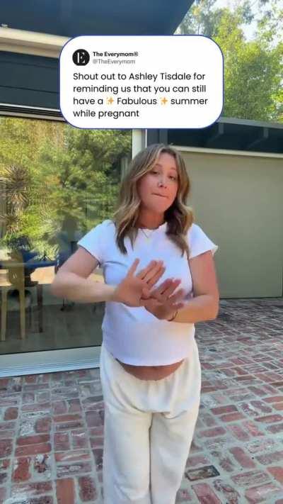 Ashley Tisdale pregnant