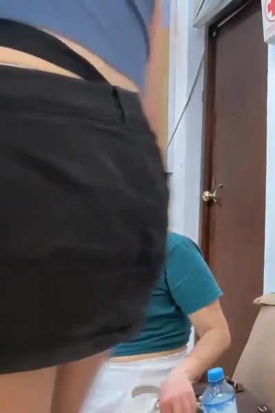 Que ganas de comerle el culito😋