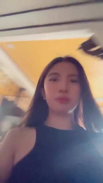 underboob ni jhillian