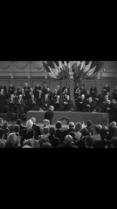 A standing ovation for madam Curie