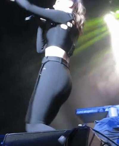 I'm obsessed with that ass!