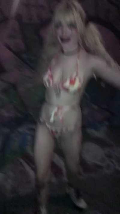 should u even be fraternizing w a girl like me