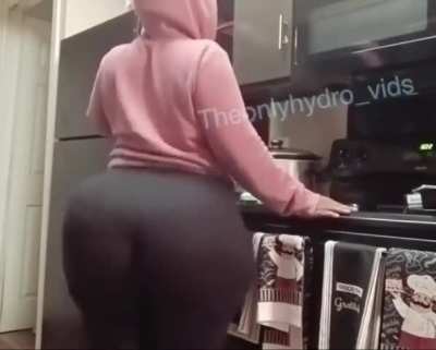 Big Huge Ass Clap