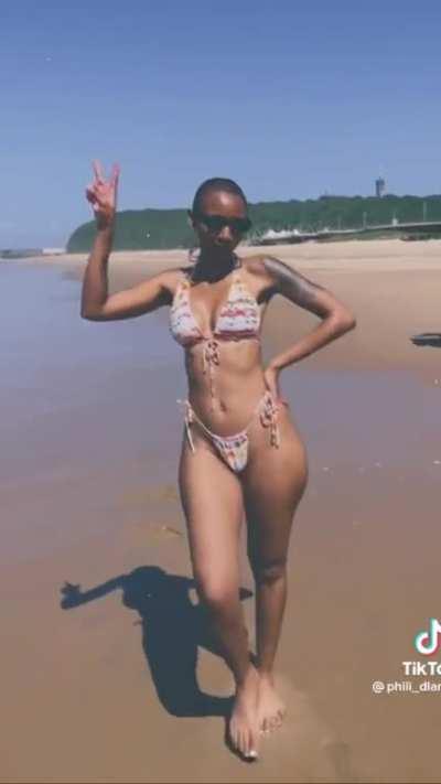 Slim thick queen🤤