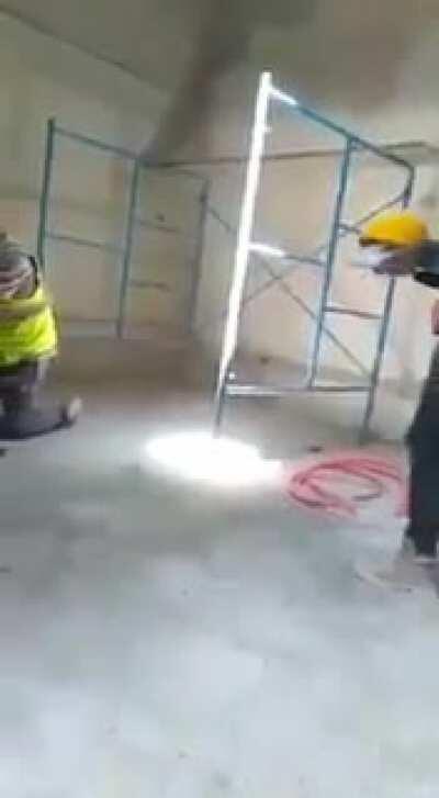 Ese hermoso momento cuando dejas de ser un simple chalan y pasas a ser un albañil.