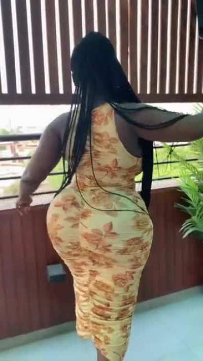 She Built Crazy Sheesh 🍑🍑🍑