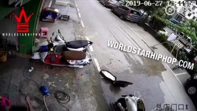 Man gets electrocuted but remarkably manages to save himself. 