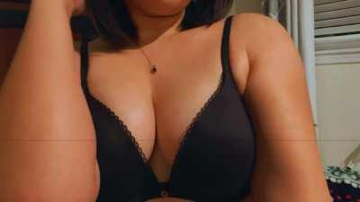 You letting me suck your dick? 👀