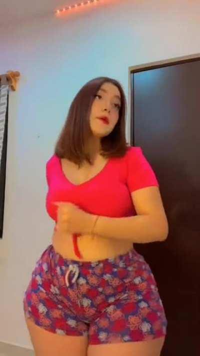 I’m glad she’s getting more confident to show more ass