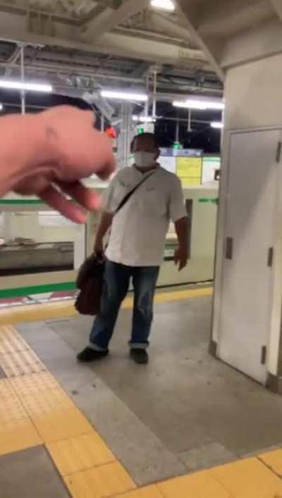 Pinoy residents in Japan accused a Japanese passenger of racism/discrimination of [spreading] coronavirus. Public outburst ensues...