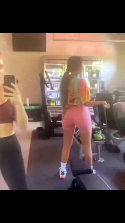 kylie's ass jiggle