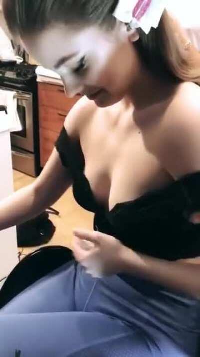 Barbara Palvin's tits [GIF]