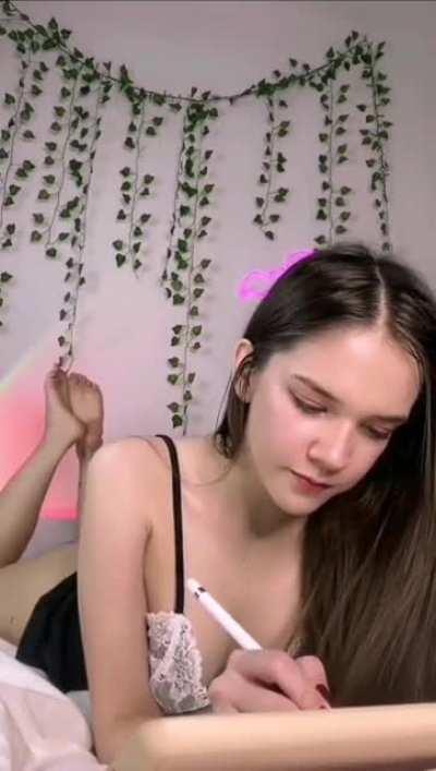 Don't move, I want to draw you 💖