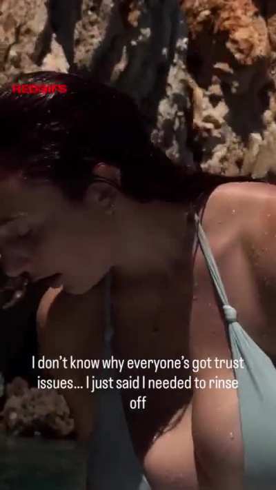 All videos need to be uploaded to Redgifs.com to be posted here.