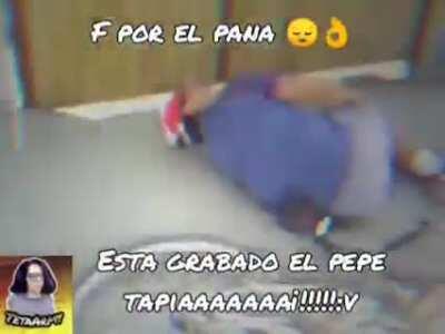 Combina todo lo malo del shitpost