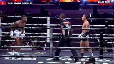 Securing his 57th win in a row today, 40-year old Saenchai continues his monthly quest of putting on a Muay Thai master class.