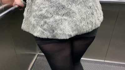 farts in the elevator