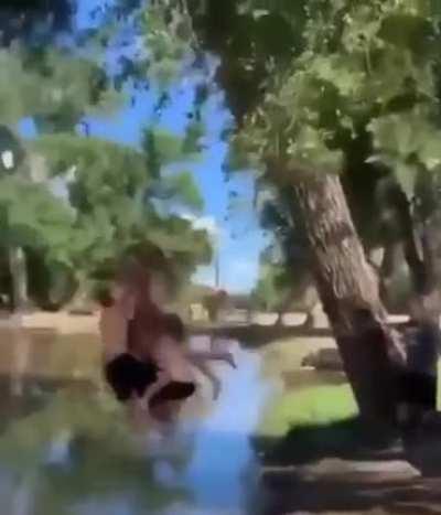 The rope and tree branch are the real MVPs.