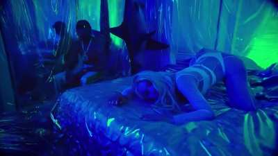 iggy azalea never fails in her videos