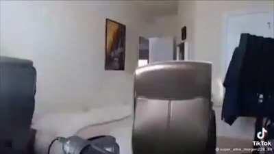 Kagrenac uses the tools upon the Heart of Lorkhan (1E 700, Colourised)