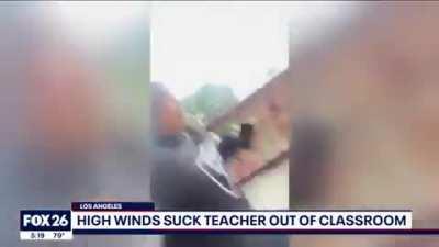 WCGW Opening a door after hearing super loud wind sounds