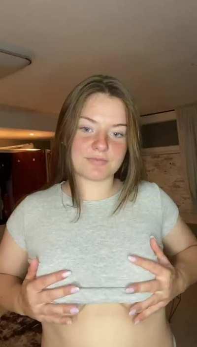 Squeeze or Bite my tities baby?