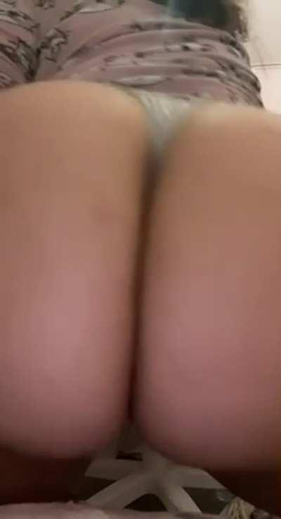 can this big ass latina twerk in your face?