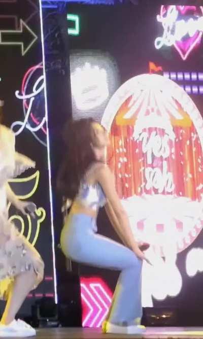 👀 Mina, Tzuyu & Nayeon