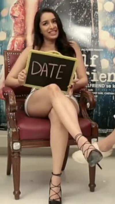 Fuckdoll Shraddha Kapoor got no competition when it comes to the league of meaty thunder thighs 🔥