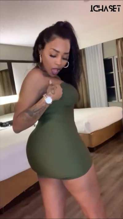 Big Booty Tranny UpSkirt No 🍑🤤❤️🏳️‍⚧️