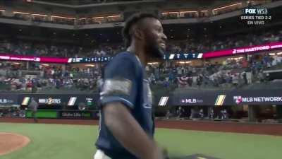 Spanish radio call of the walk off