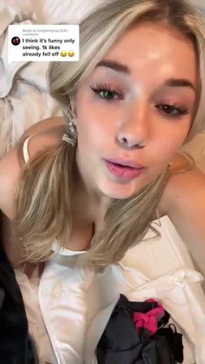 Breckie Hill - Booty tease