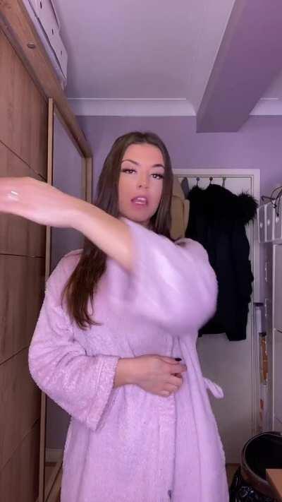 138 - Yellow Dress 2