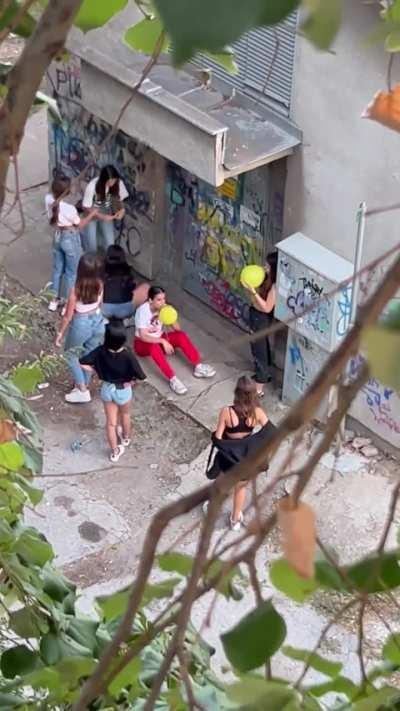 Дишане на балони с райски газ 🎈