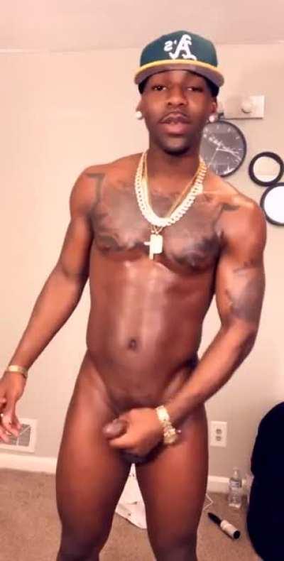 Yo yo yo its hump day! Tag 3 big dick ass niggas under this tweet!