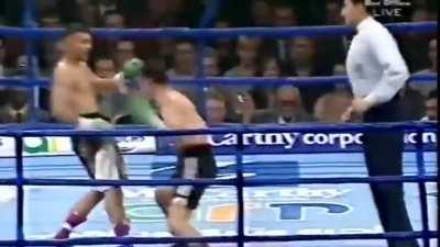 British boxer ‘Prince’ Naseem Hamed toying with his opponent