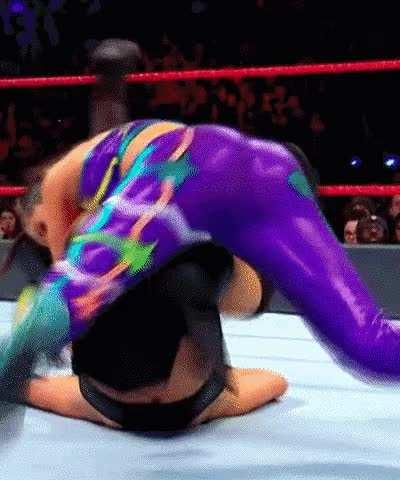 Yeah.. shake that bootayyy!