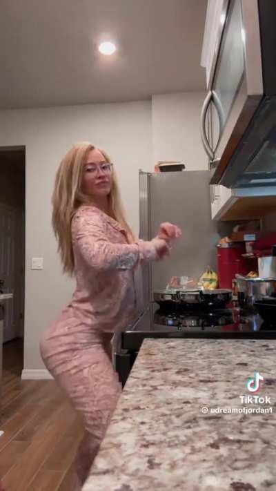 That’s cool but I don’t really wanna eat food right now🤤