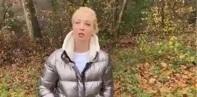 Меня, давеча, тоже отравили, коллеги. ФСБэшники, наверное, как пить дать. Шваркнули мы с ними парочку поллитровок, новичка, судя по всему. Домой шел, так присесть на лавочку хотелось... А на утро, все хорошо, как ничего и не было. Novichok, сука, апасный!