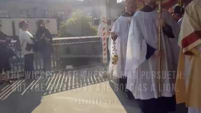 Fnaf ships and shippers vs the holiness of god…