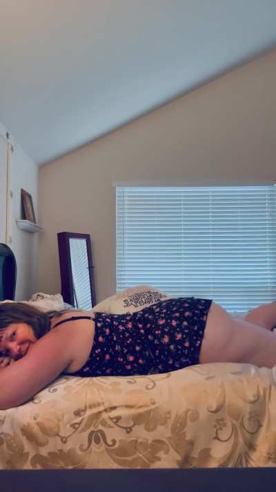 I’ve been curious lately about how it would feel to lay my 210 pound body on top of a younger man while I released fart after fart, wondering if he’d survive 💨 💋