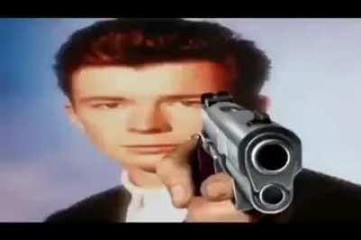 CD4C users on 1v1 be like