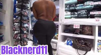 {SELLING} HMU ON TELEGRAM (@ BLACKNERD11) FOR CANDID FOLDERS/CHATS✅ NO TRADES❌