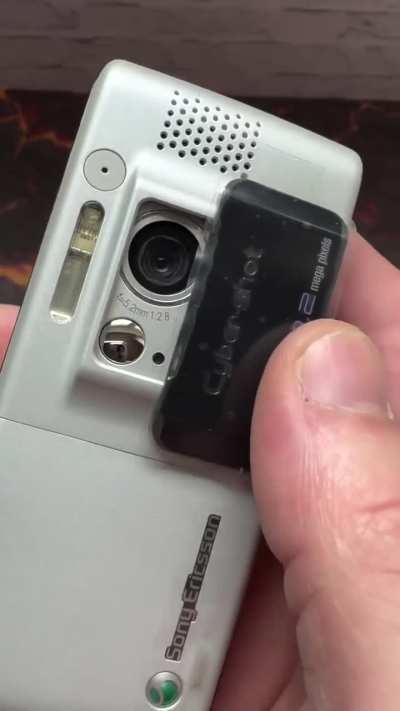 Mobile phones of the early 2000s