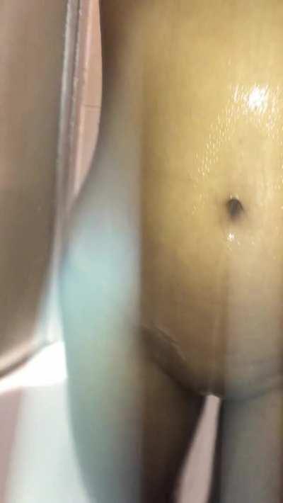 Would you shower with an barely legal asian girl? 😇