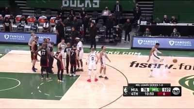 [Highlight] Giannis shows off his footwork